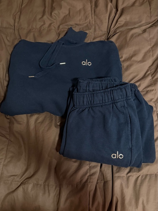 ALO Yoga Tops - ALO Yoga Navy Sweatshirt & Joggers Set - Size XS
